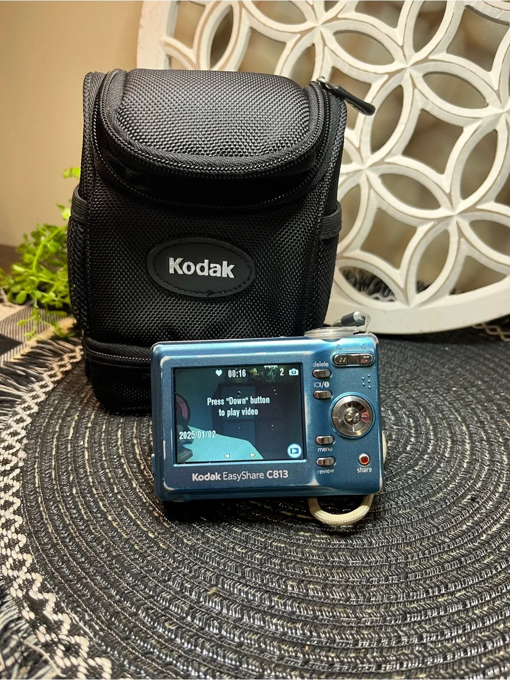 Kodak EasyShare C813 Digital Camera W/Black Carry Case In good working condition
